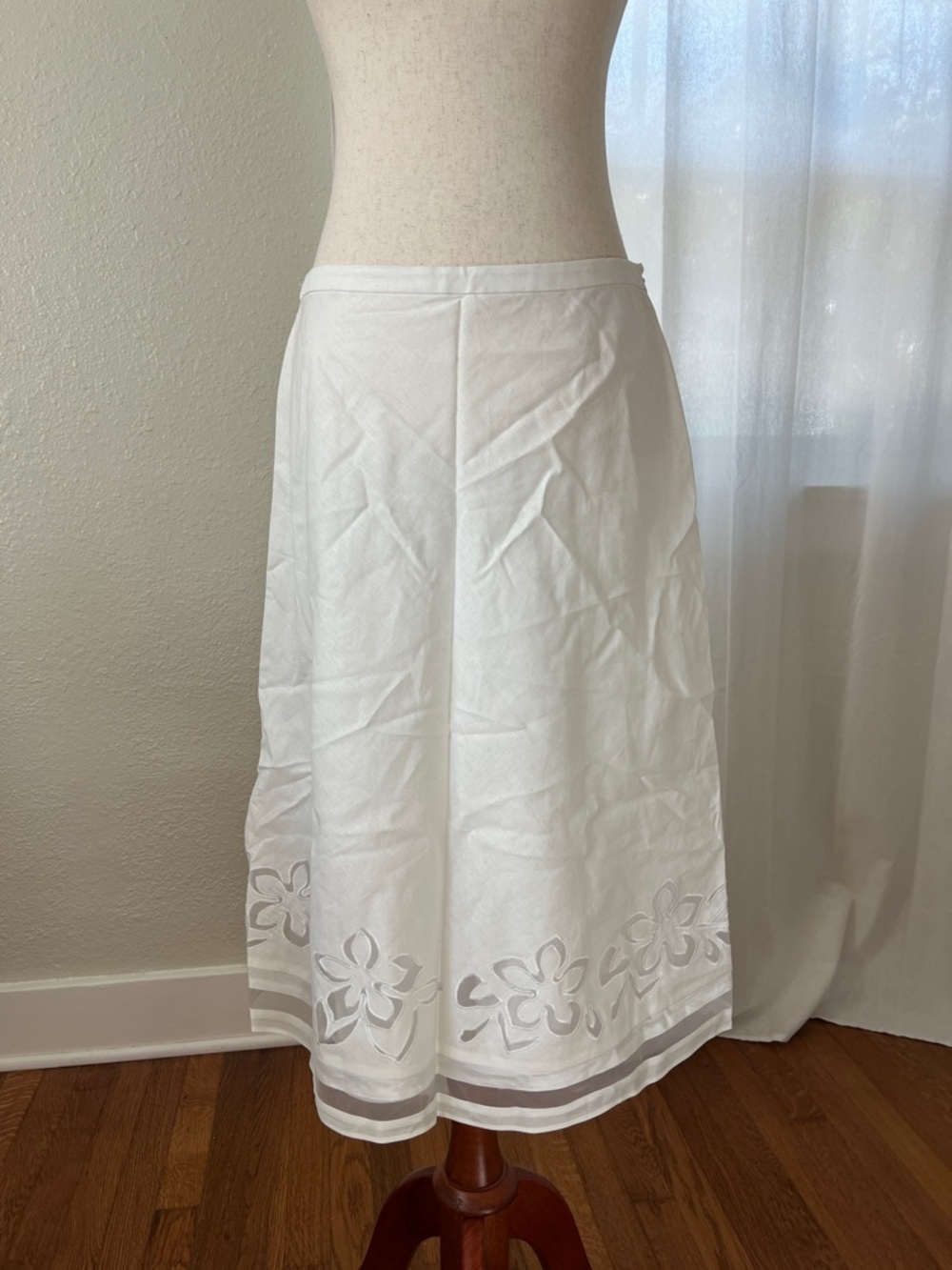 Spenser Jeremy White Midi Linen Blend Skirt with Floral Cutwork Hem